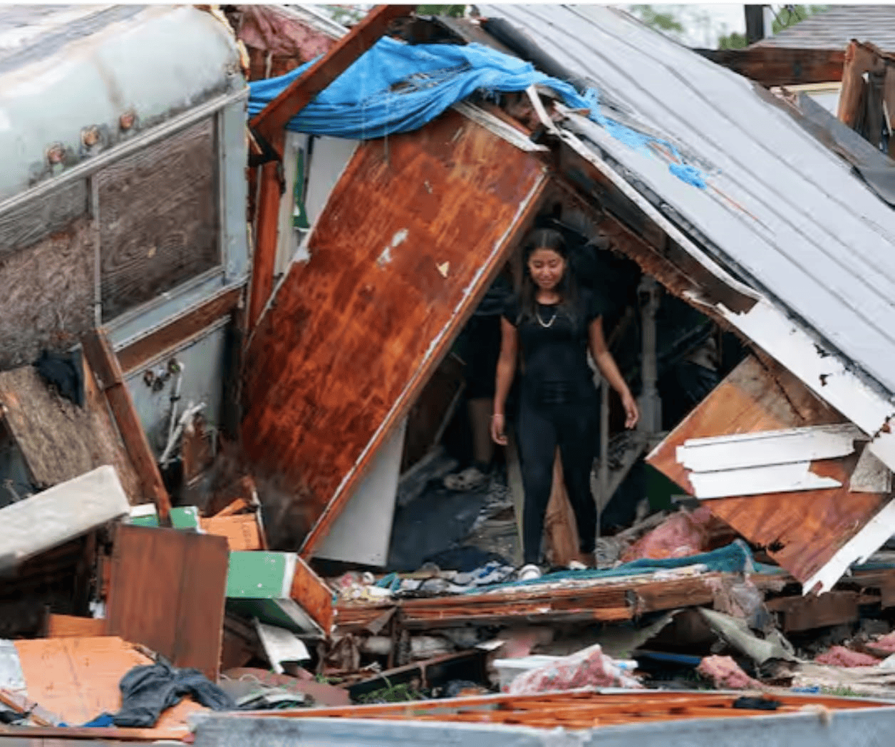 Reconstruyen comunidad de la Laguna Heights