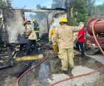 Una vivienda queda en cenizas tras incendiarse