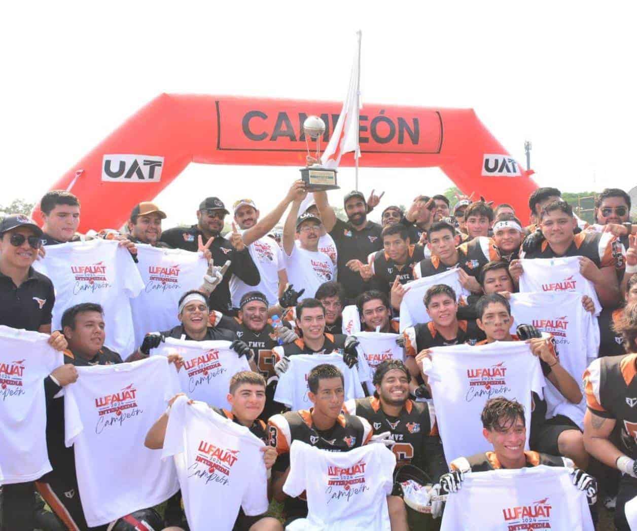 Cuernos Largos, bicampeón en la Liga Universitaria de Futbol Americano