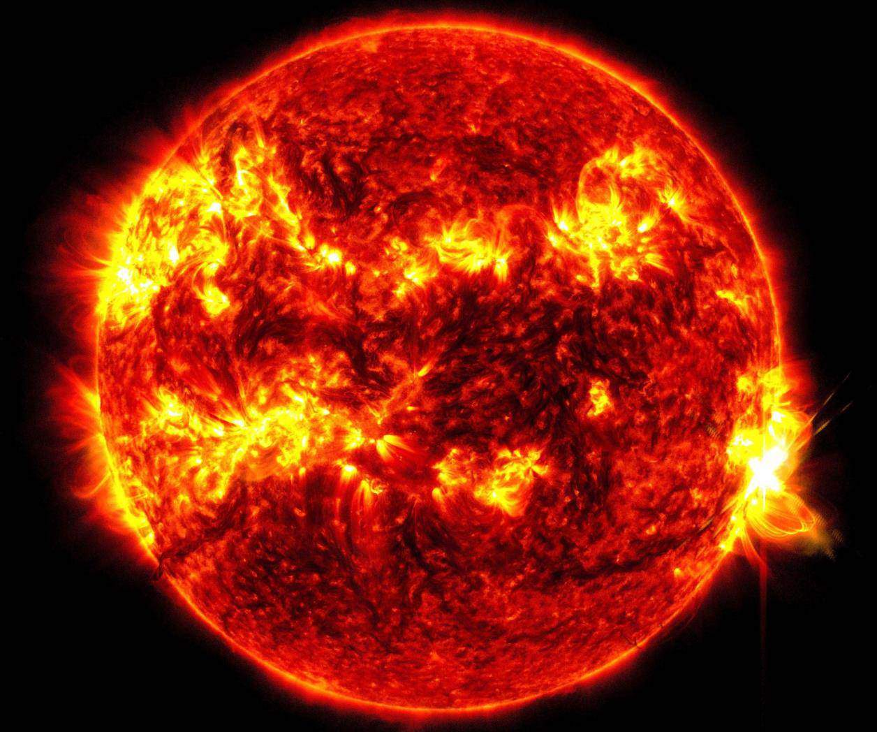 El Sol produjo hoy su llamarada más grande en casi dos décadas