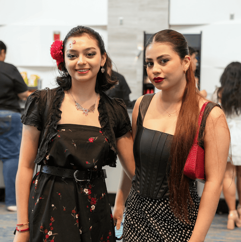 Ileana y Yuliana Sánchez.