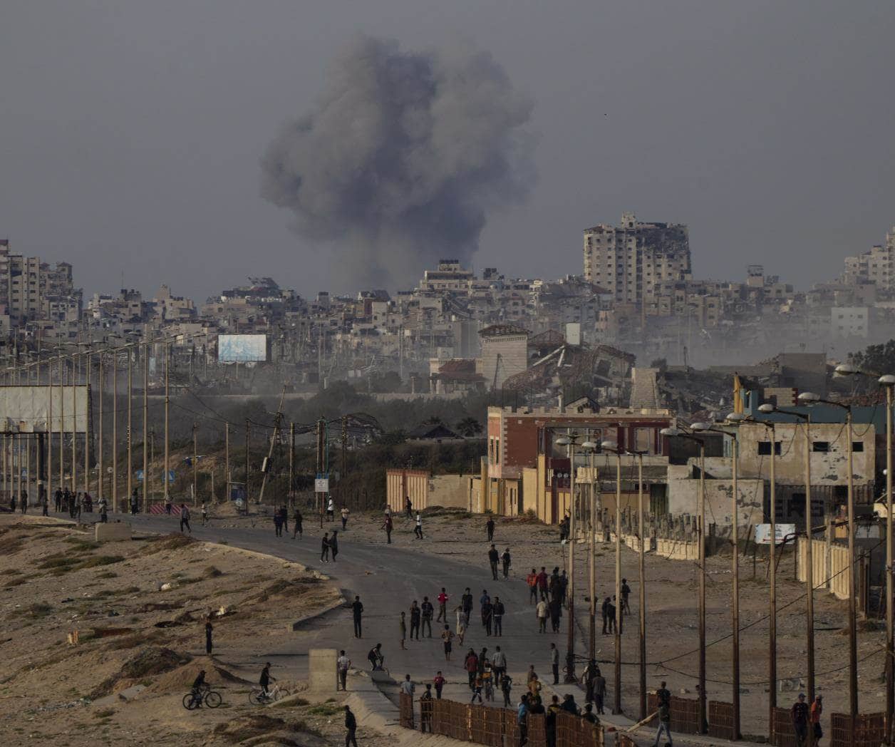 Ataque aéreo en Gaza deja 27 muertos