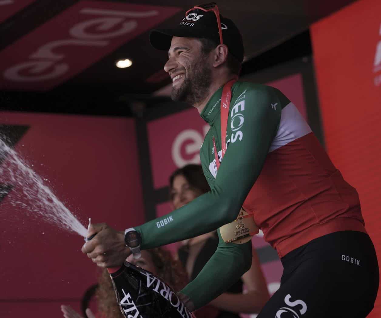 Ganna finalmente gana una etapa en el Giro