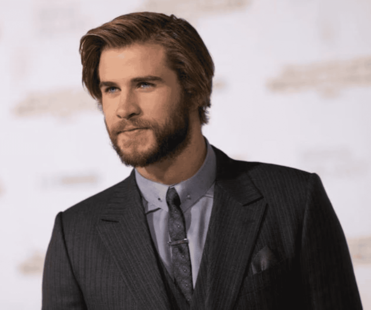 Liam Hemsworth como Geralt de la Rivia en The Witcher