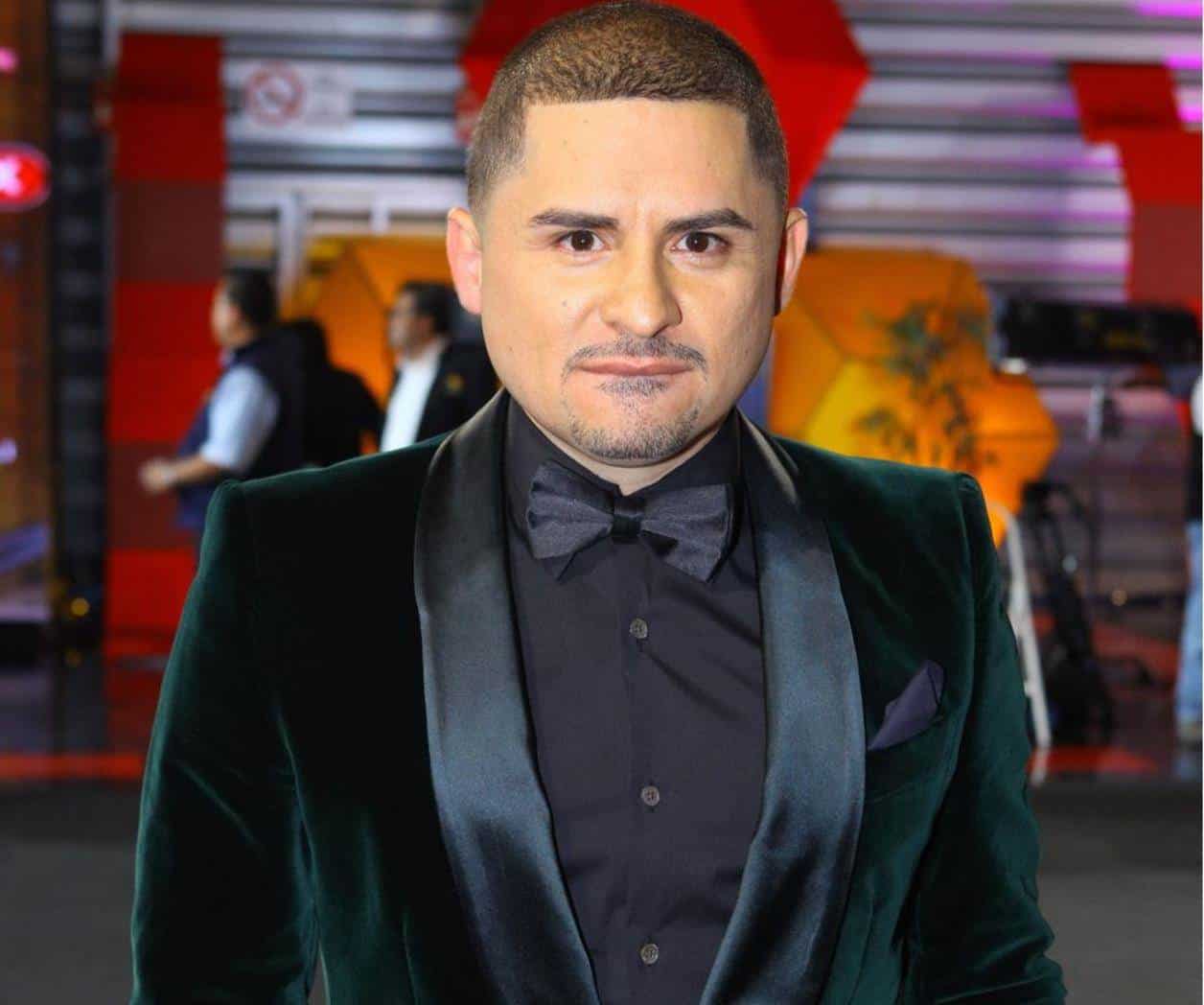 Larry Hern&aacute;ndez pide perd&oacute;n