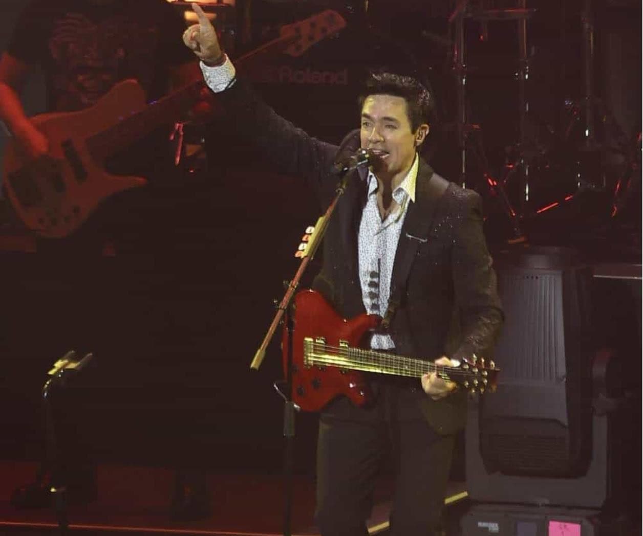 Gustavo &Aacute;ngel se  disfraza de polic&iacute;a