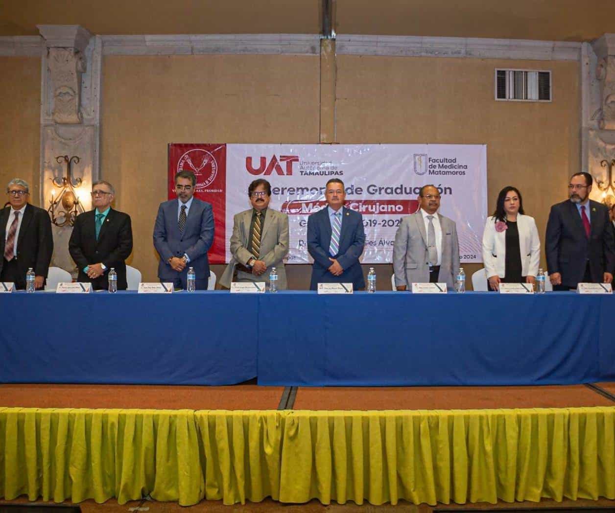 Realizan en Medicina UAT ceremonia de graduación