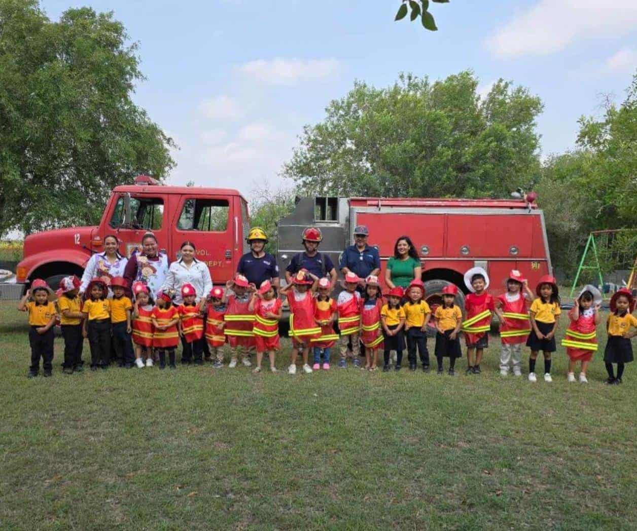 Acuden bomberos a jardín de niños Acuden bomberos a jardín de niños