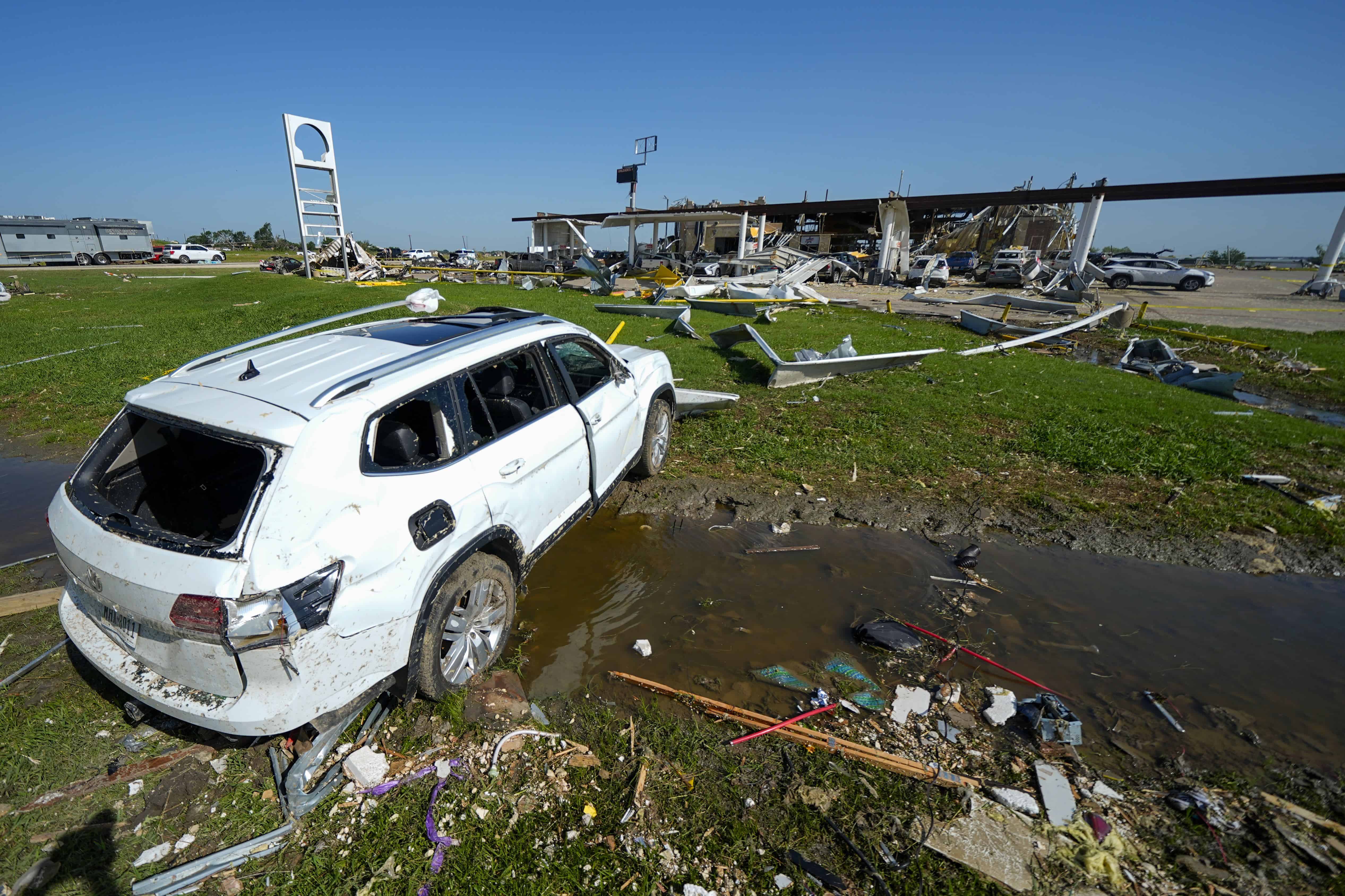 Fuertes tormentas causan la muerte de al menos 13 personas en EU