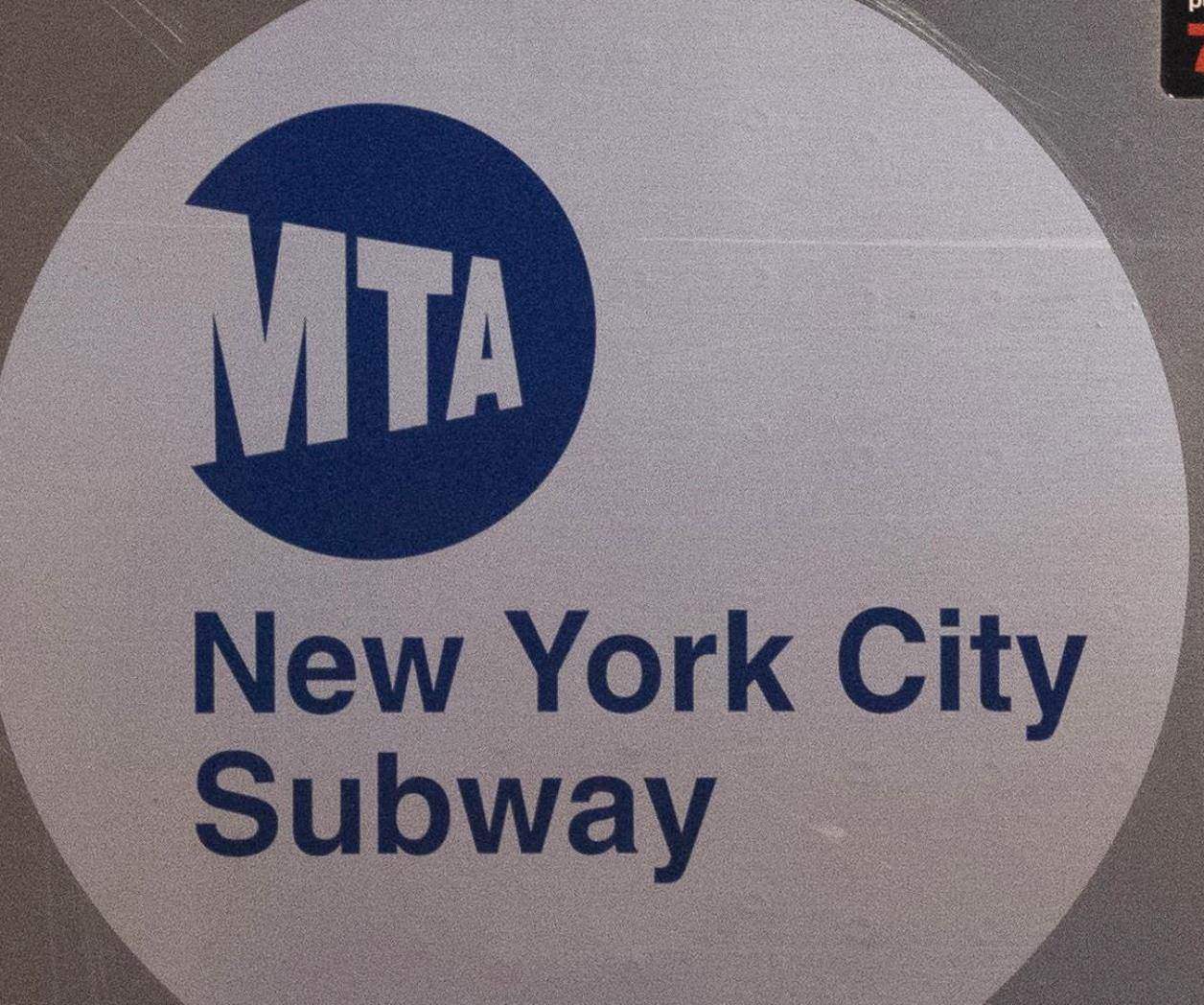 Arroja líquido en llamas a pasajero en el metro Arroja líquido en llamas a pasajero en el metro