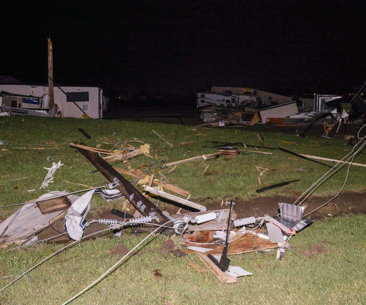Mueren 5 personas tras tormentas en poblado rural de Texas