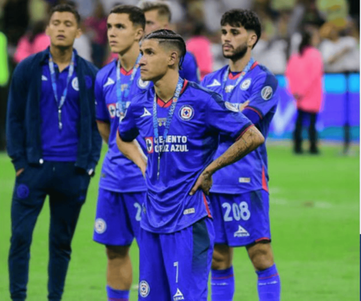 América se burla de Cruz Azul y festeja el título con la canción Andar conmigo