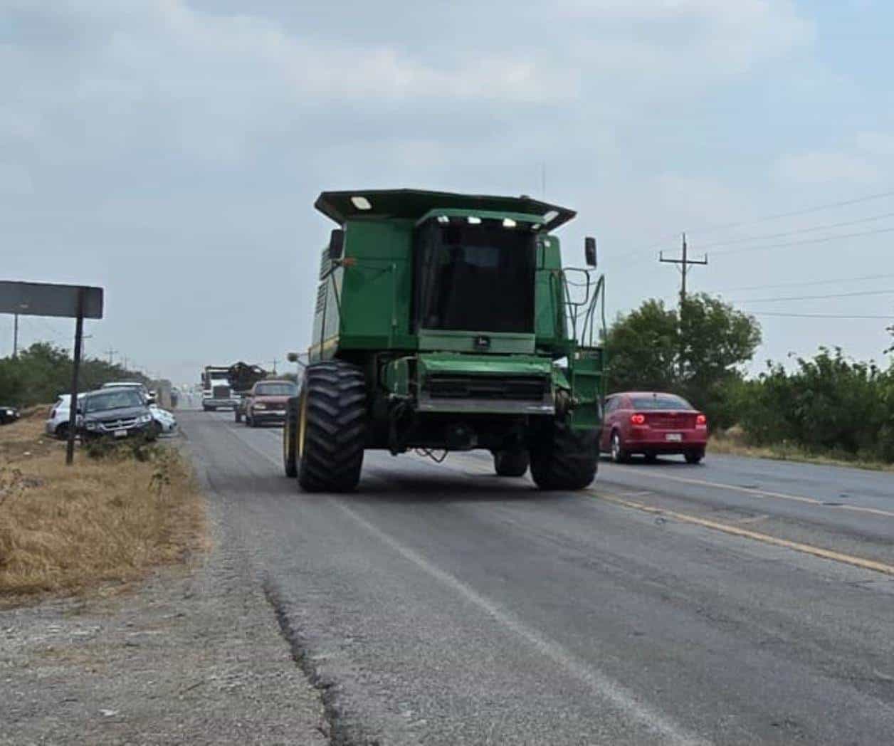 Sube tráfico de maquinaria agrícola por las carreteras