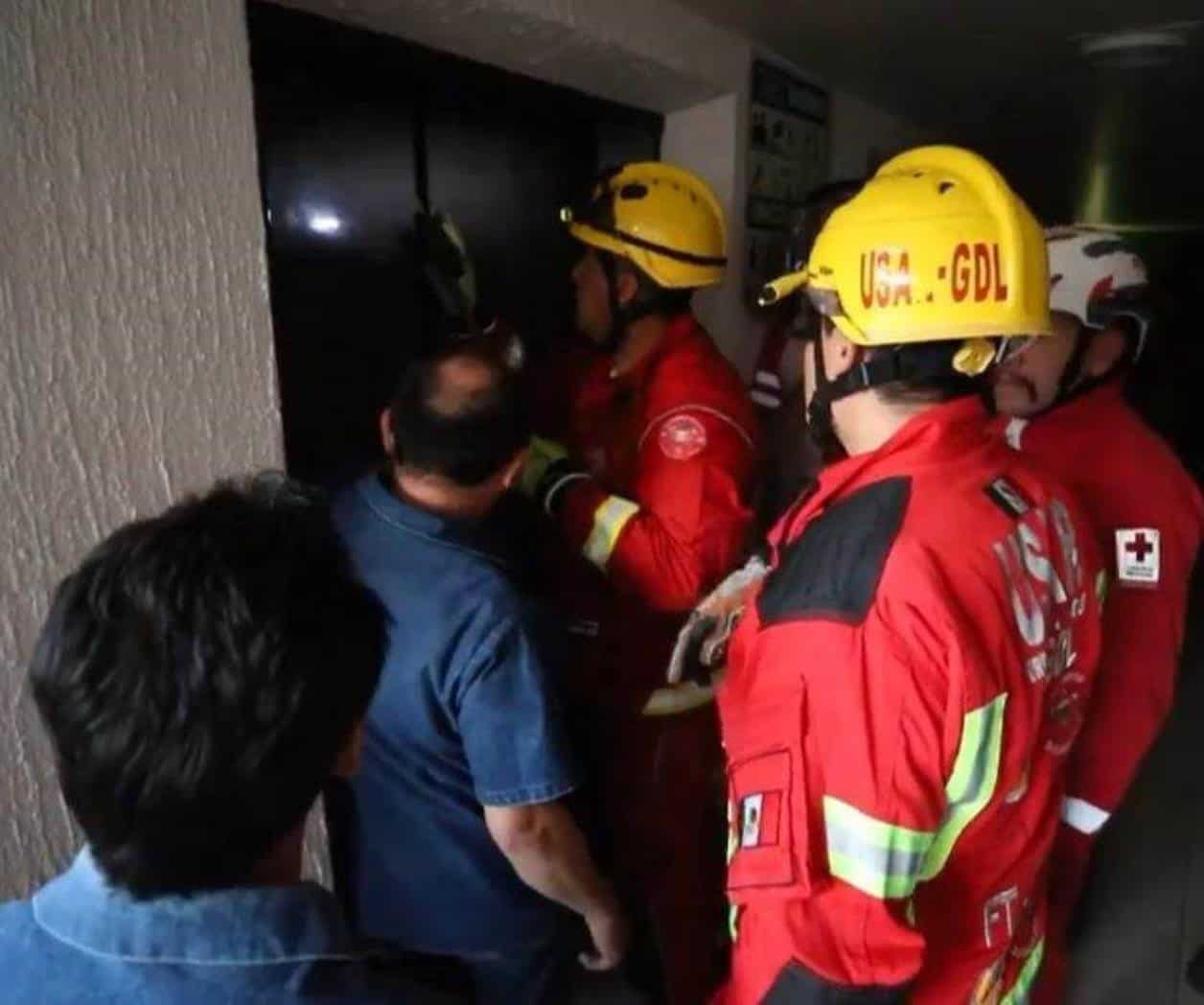 Colapsa elevador con 10 atletas adentro en hotel de Guadalajara