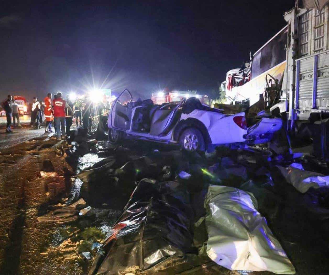 Un autobús choca con otros vehículos en el sur de Turquía y deja 10 muertos y 39 heridos