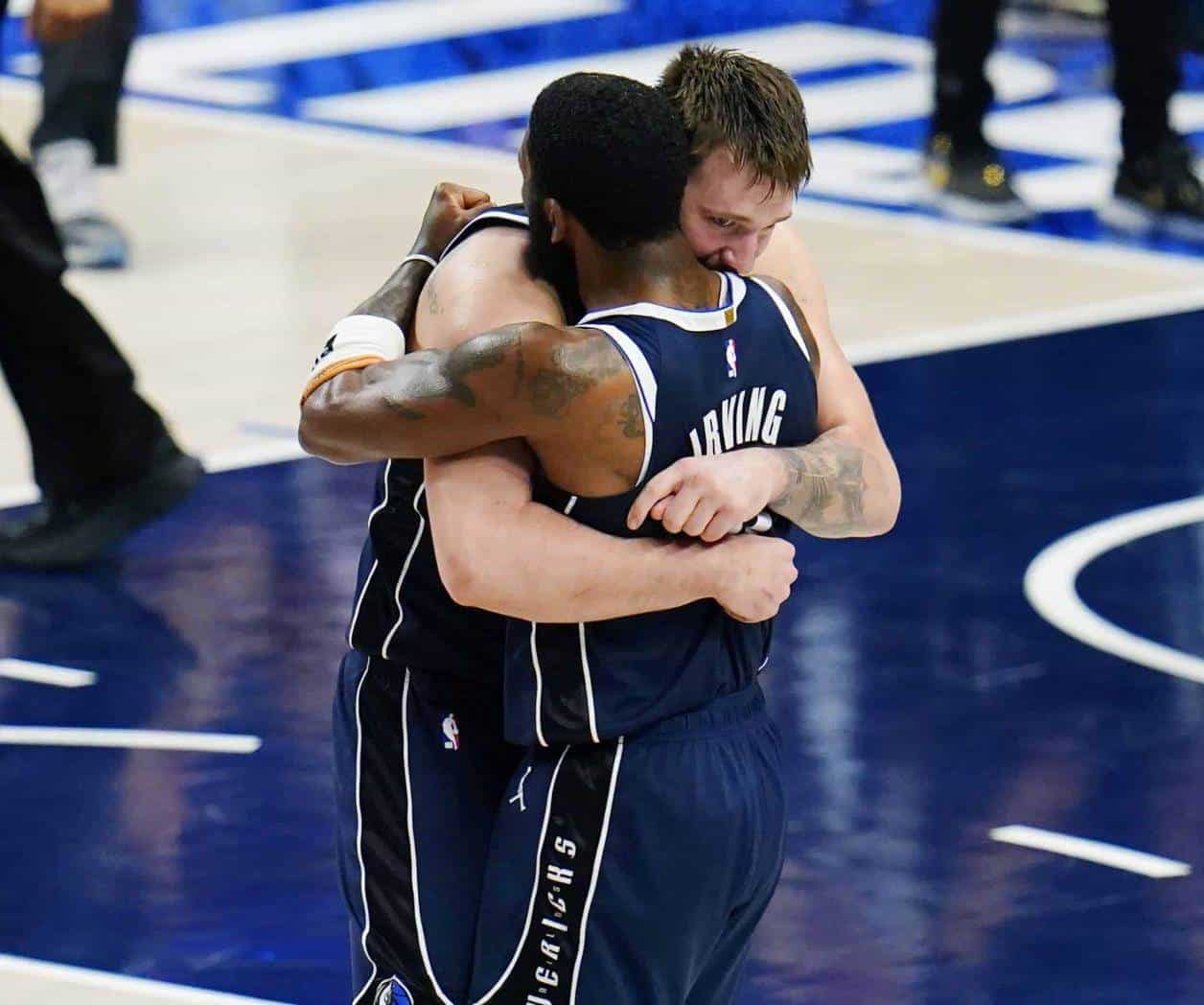 Doncic e Irving tienen a Mavericks cerca de barrer a Timberwolves