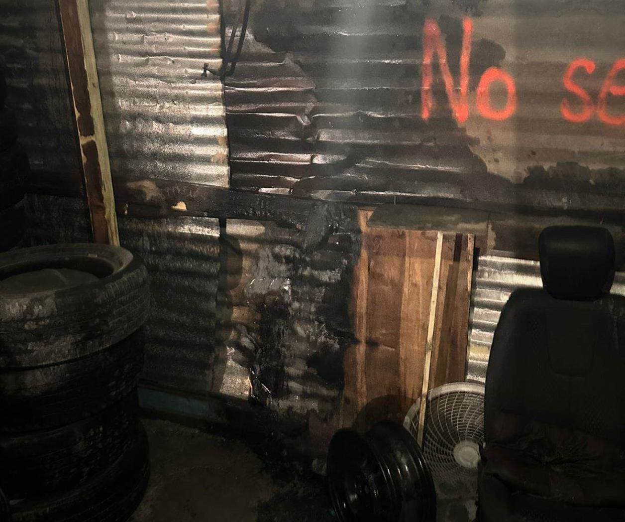 Se quema vulcanizadora; informan de p&eacute;rdida total