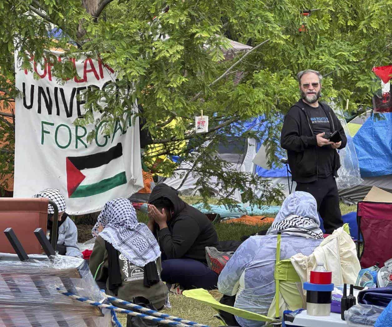 Suspenden las clases por campamento propalestino