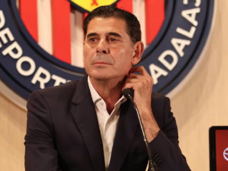 Confirman la salida de Fernando Hierro de Chivas