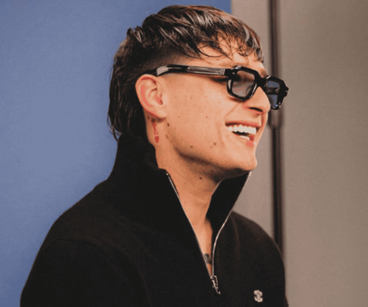 Peso Pluma cambia de look y desata la euforia en redes