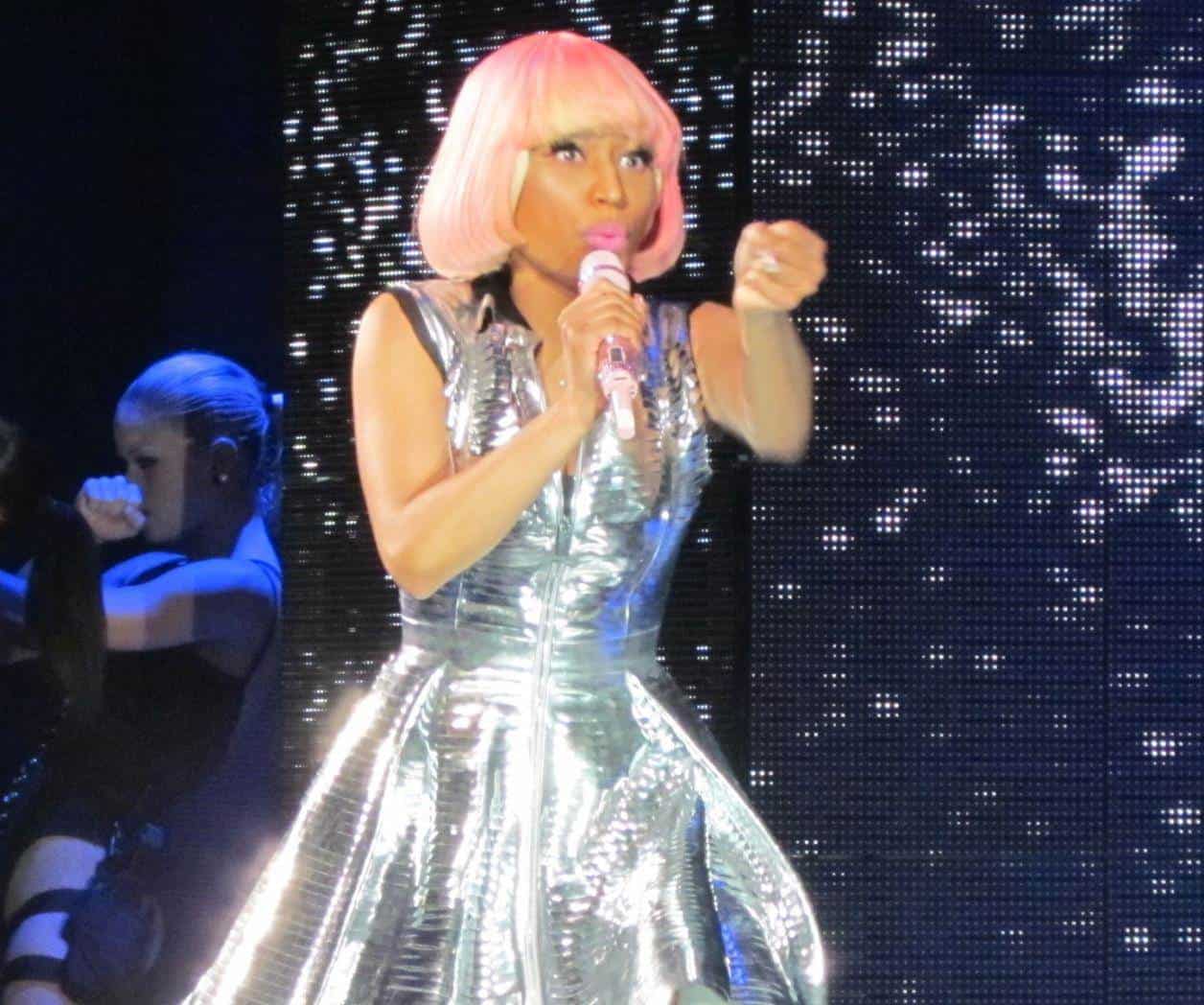 Cancela Nicki Minaj concierto en Ámsterdam tras arresto