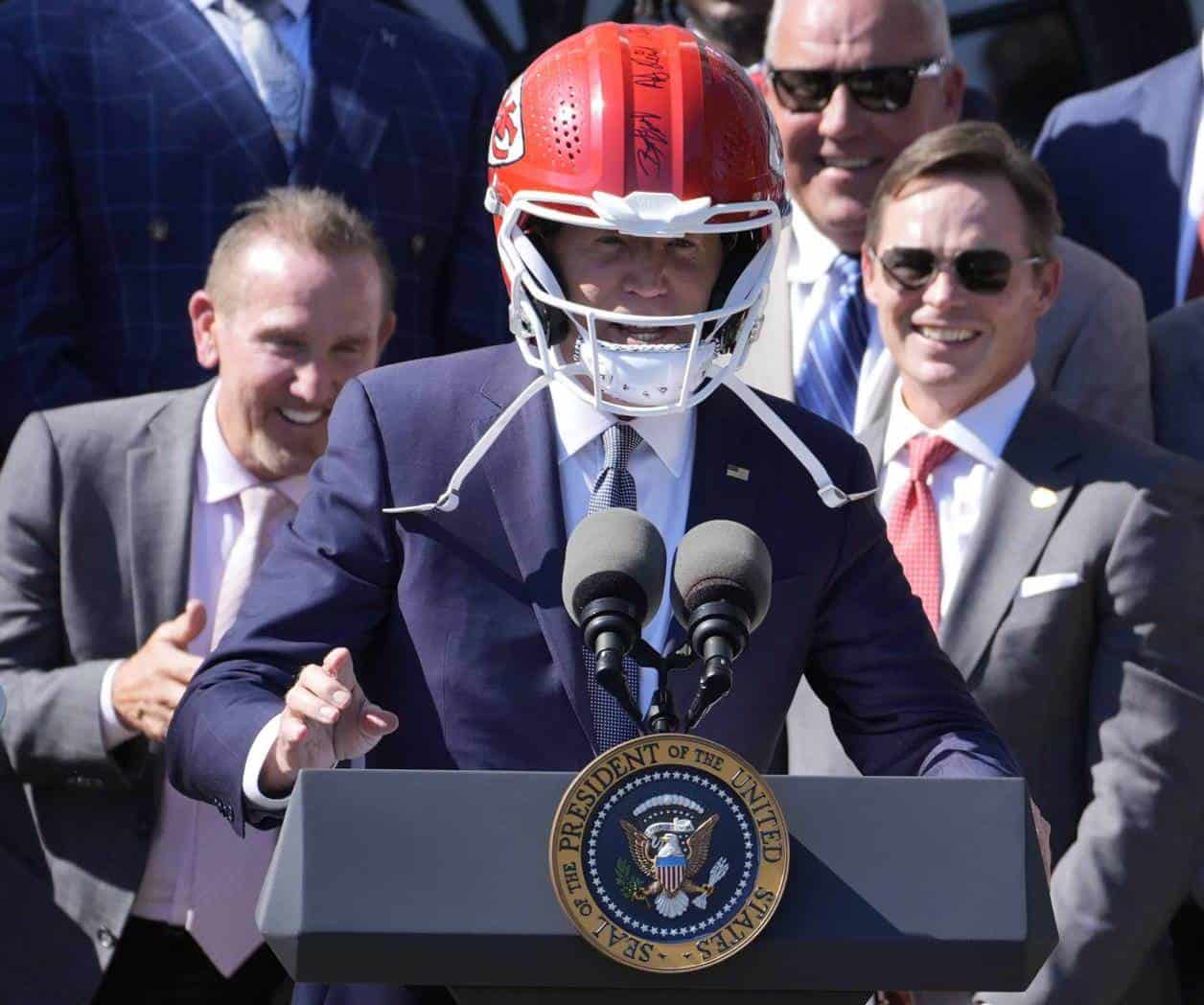 Visitan los Chiefs al Presidente Joe Biden