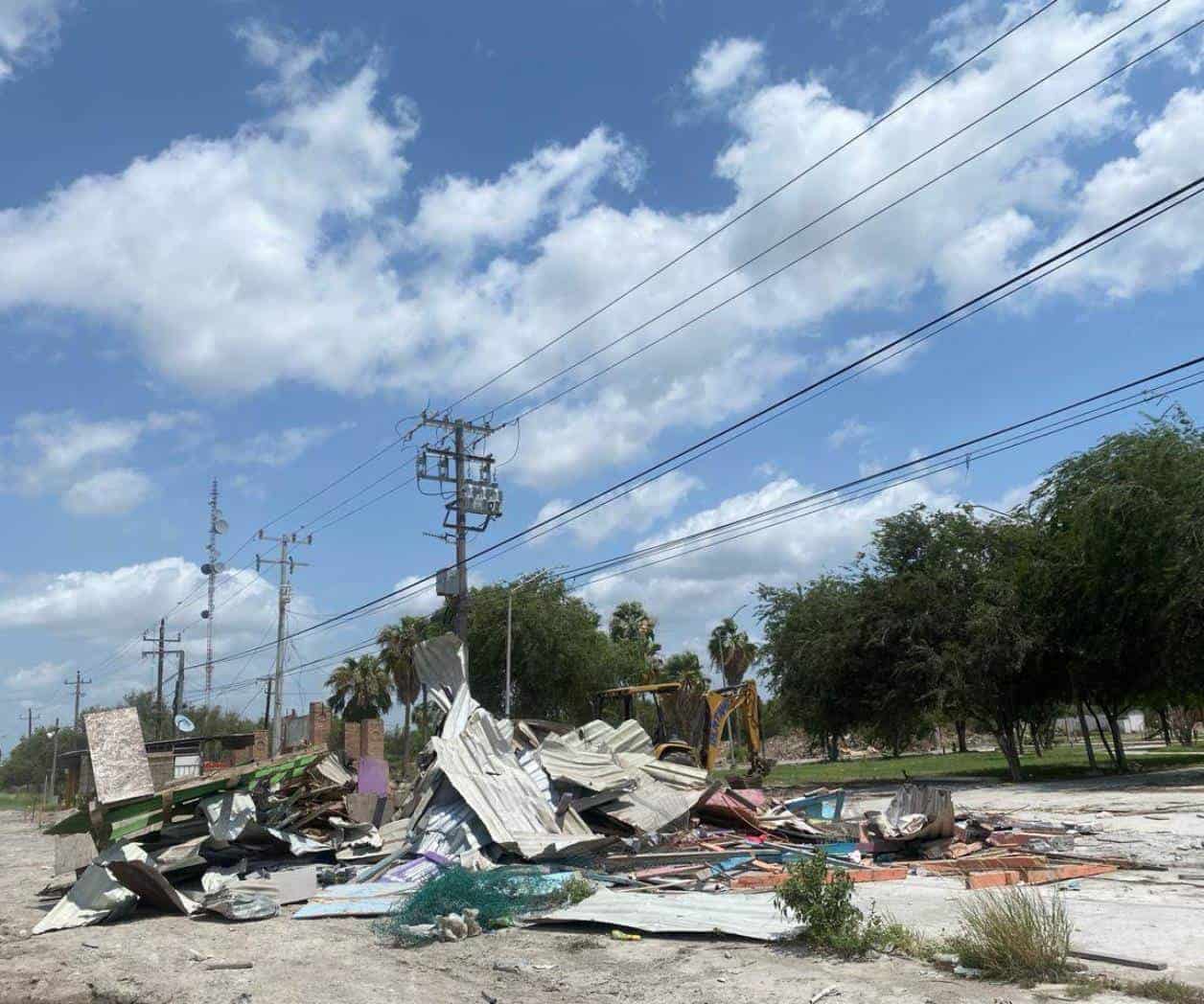 Abandonan tianguis Abandonan tianguis