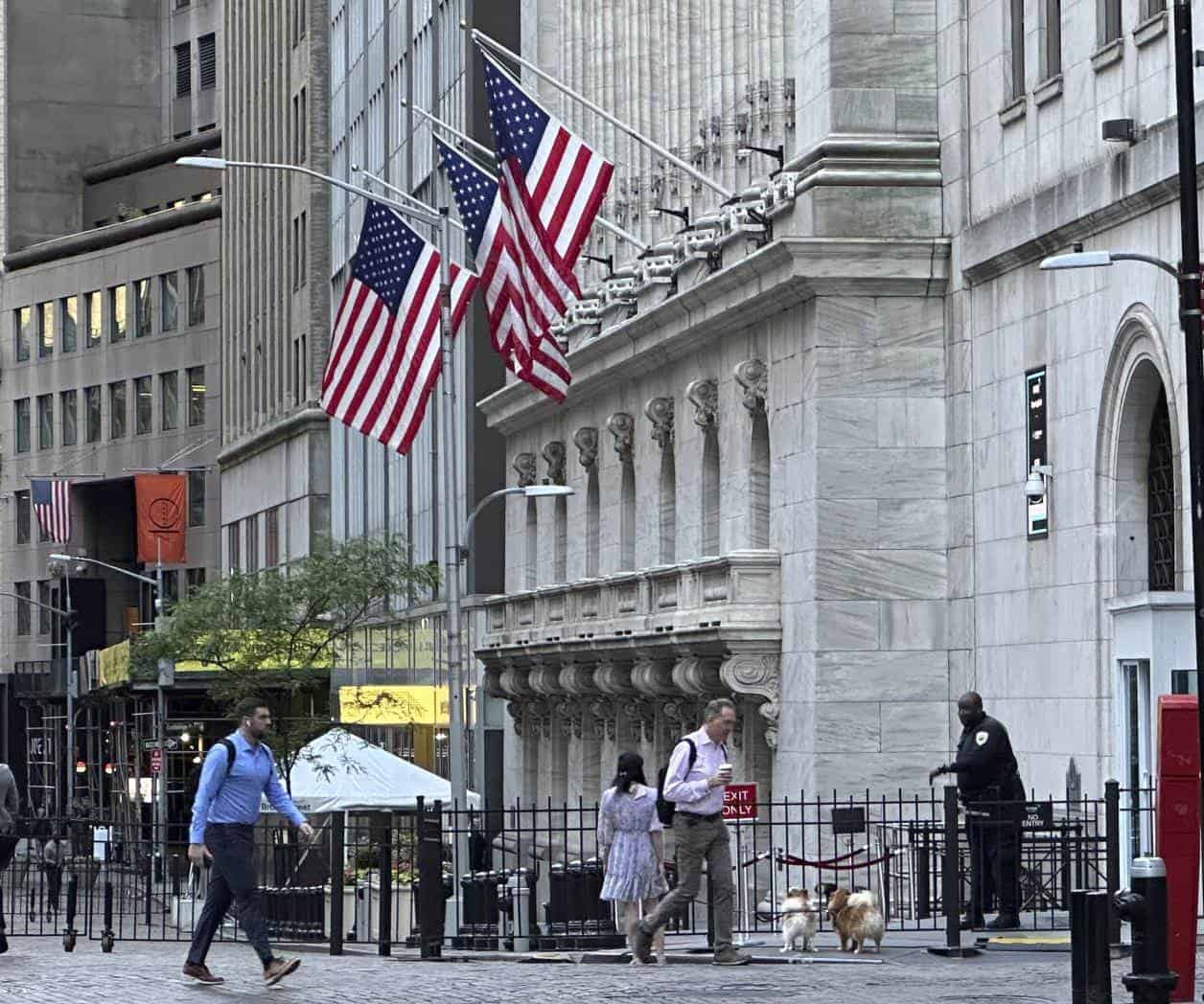 Falla técnica frena brevemente cotización de algunas acciones en Bolsa de Valores de NY