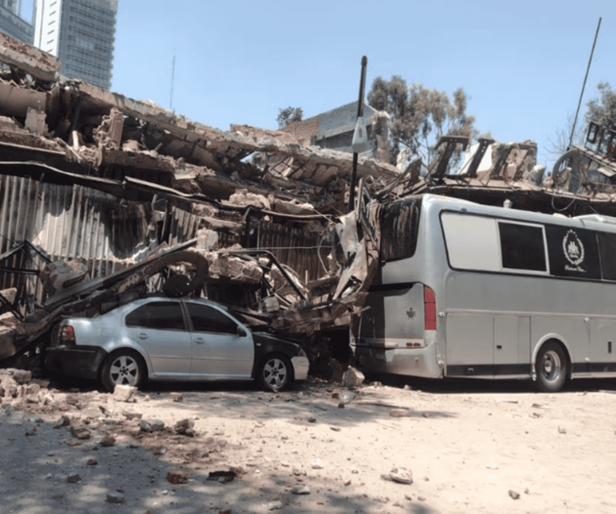 Se reporta derrumbe del edificio El Patio