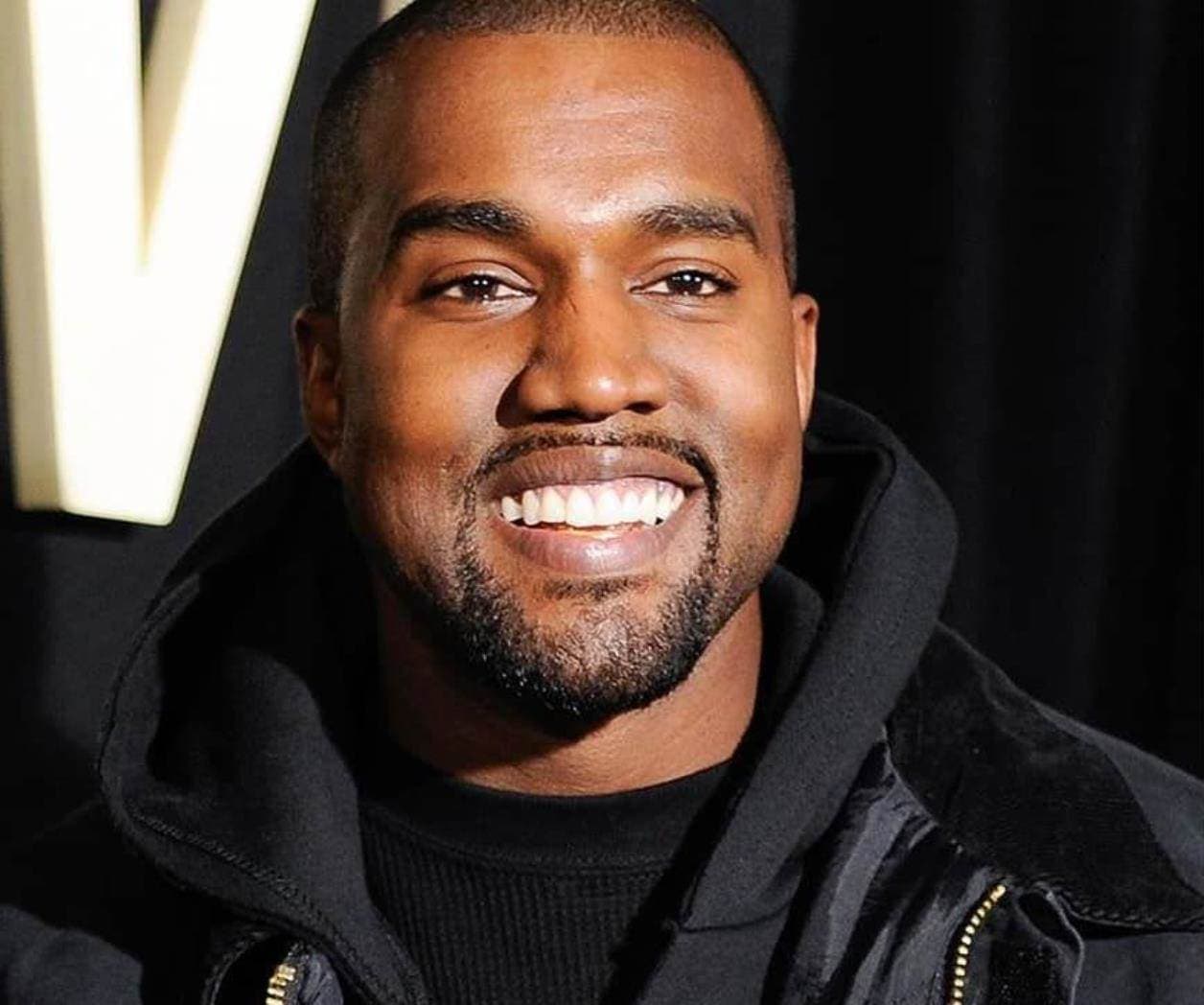 Demandan a Kanye West por acoso sexual