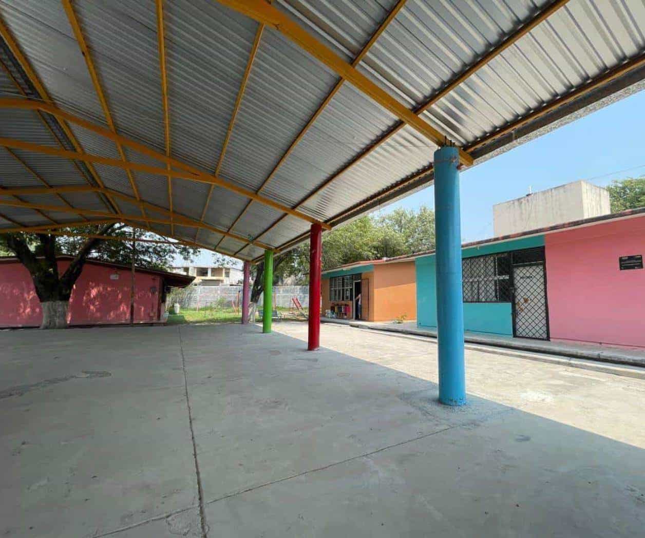 Suspenden clases por falta de energía en escuela de Reynosa Suspenden clases por falta de energía en escuela de Reynosa