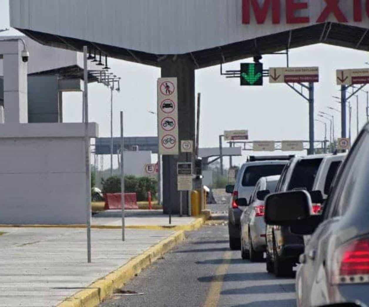 Revisan papeles de vehículos nacionalizados en la aduana
