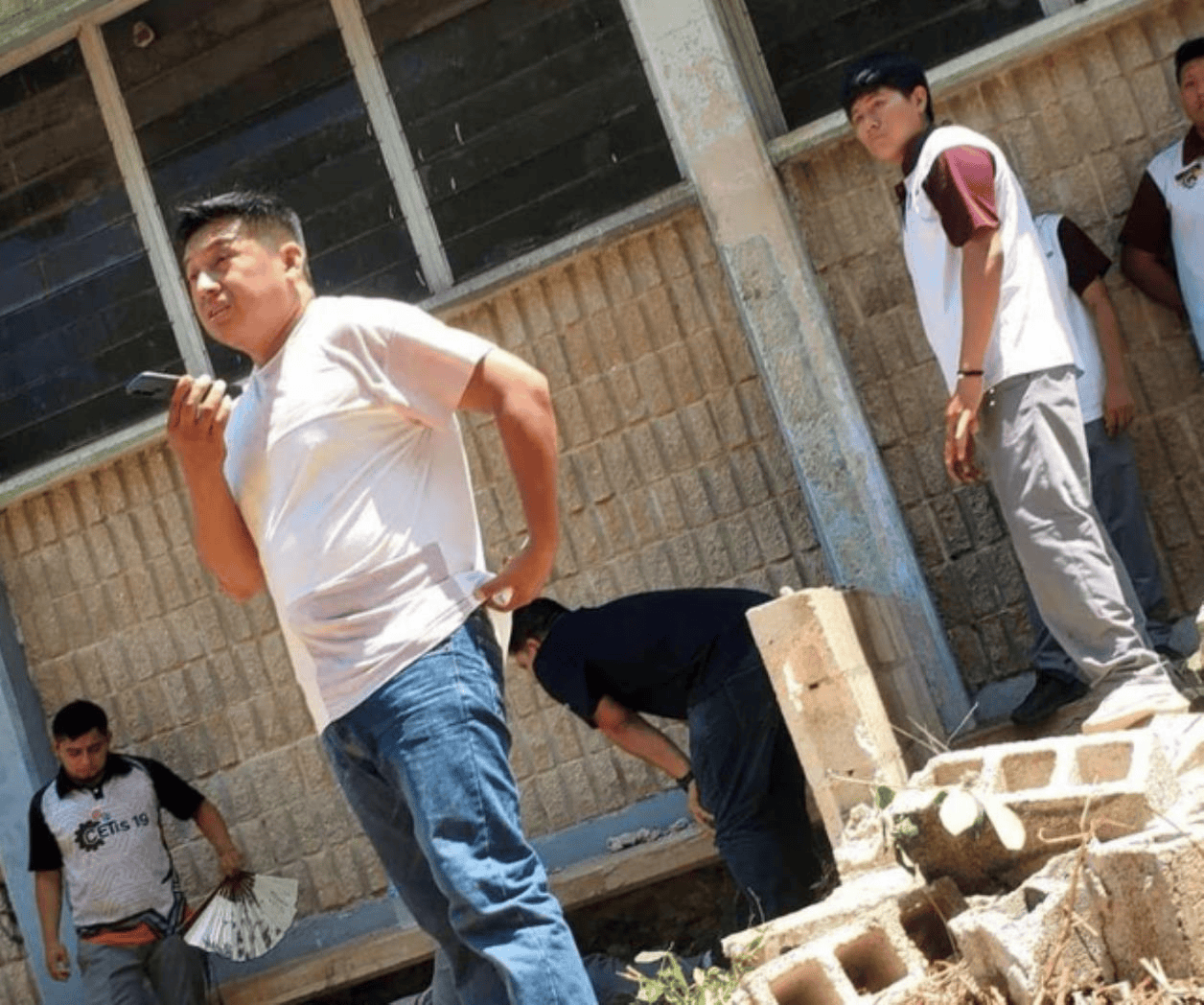 Cae muro sobre un estudiante en Yucatán; presenta lesiones graves Cae muro sobre un estudiante en Yucatán; presenta lesiones graves