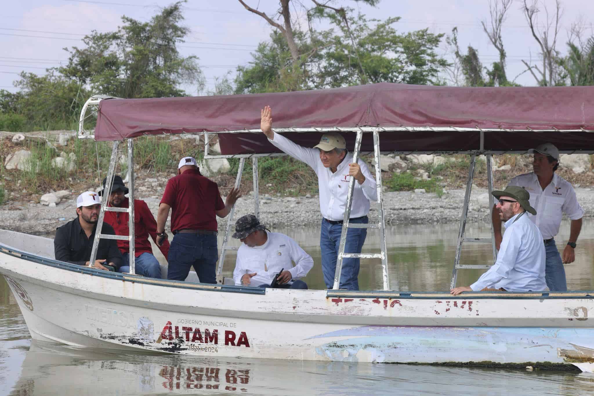 Américo Villarreal supervisa dragado de laguna del Chairel e insta a cuidar el agua