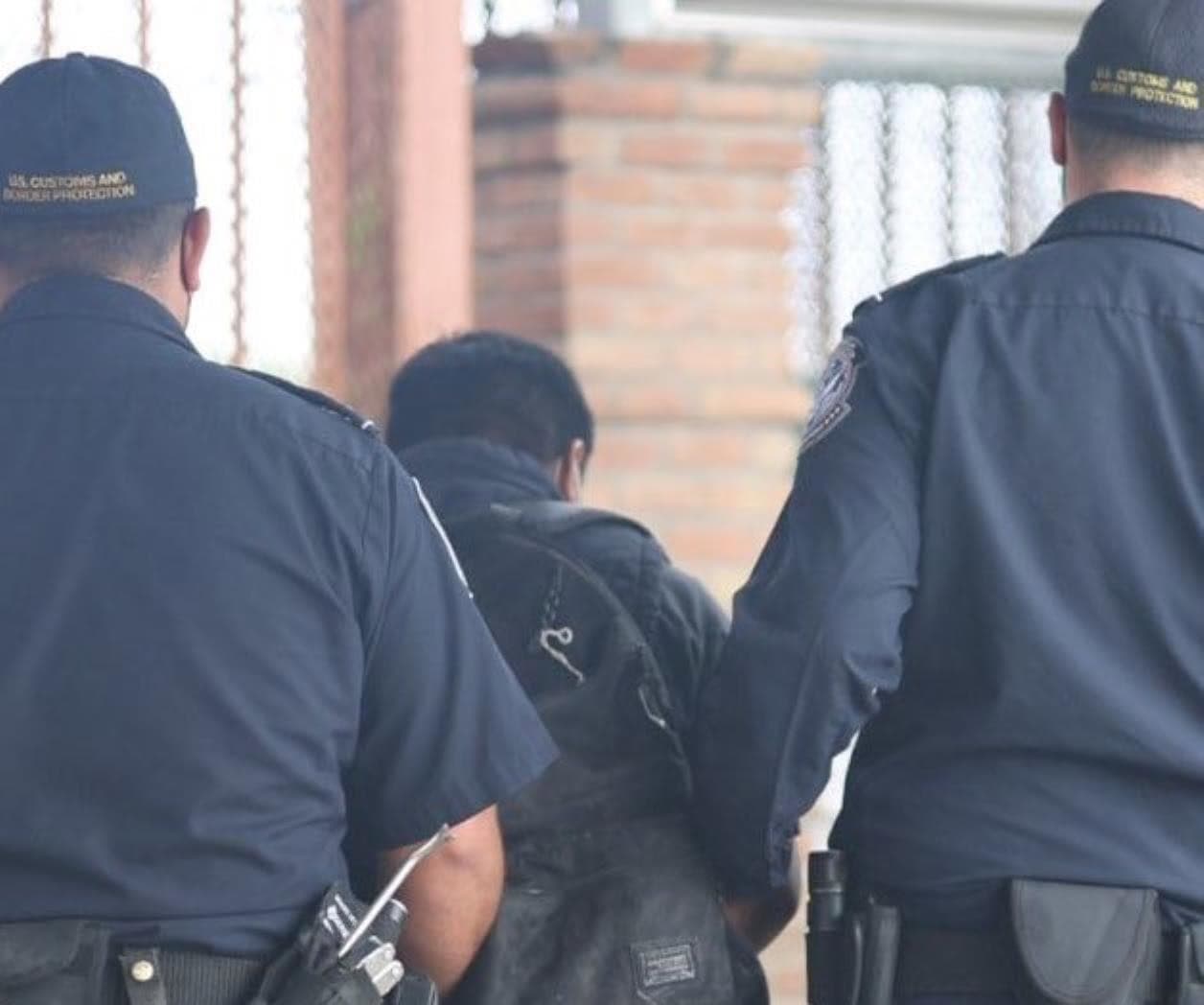 Arrestan a fugitivo por abuso infantil