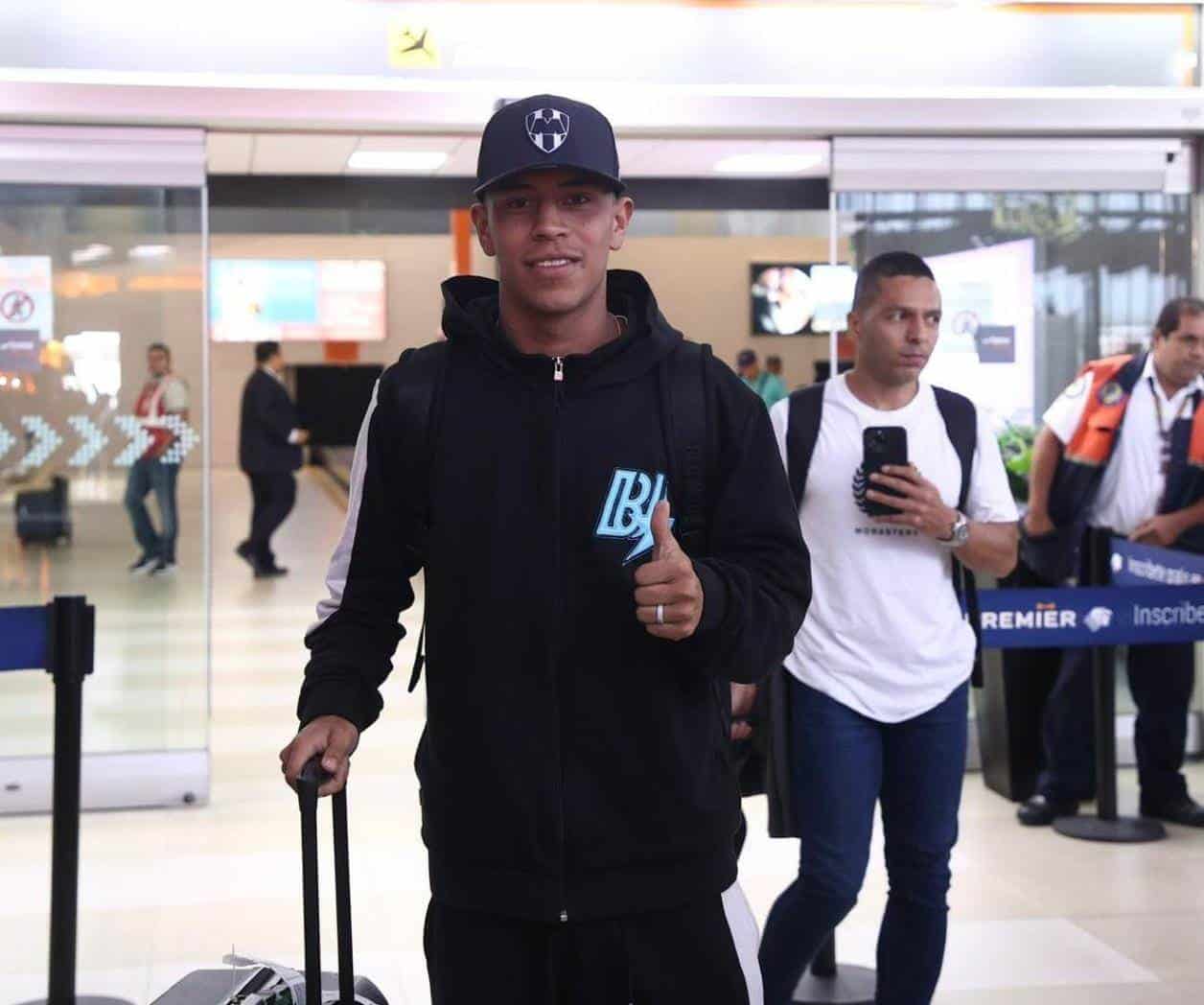 Llega Johan Rojas, primer refuerzo de Rayados Llega Johan Rojas, primer refuerzo de Rayados
