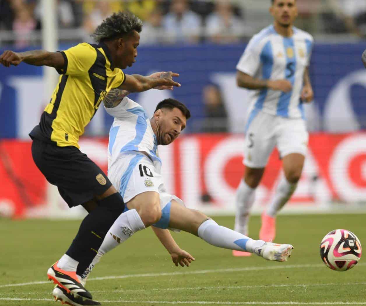 Argentina vence a Ecuador Argentina vence a Ecuador