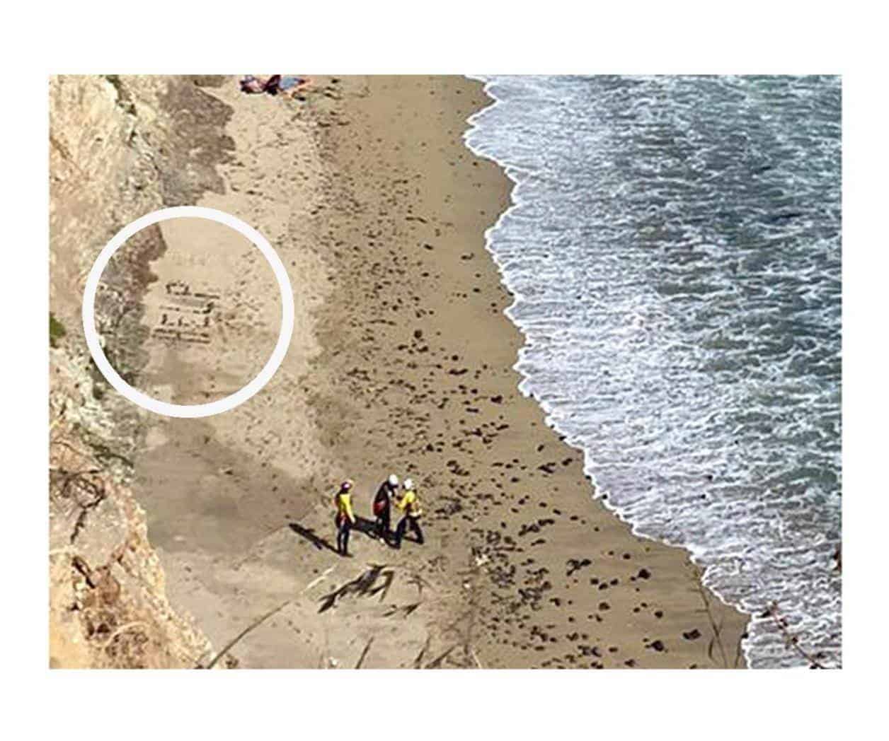 Surfista varado es rescatado tras colocar HELP con piedras en California