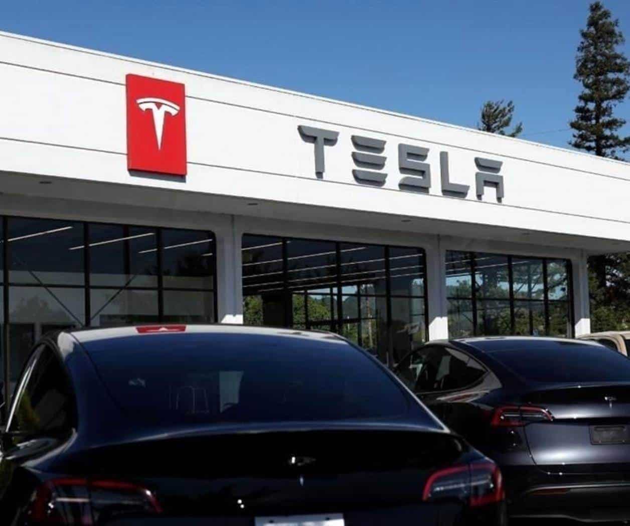 Tesla retoma contrataciones tras despidos masivos