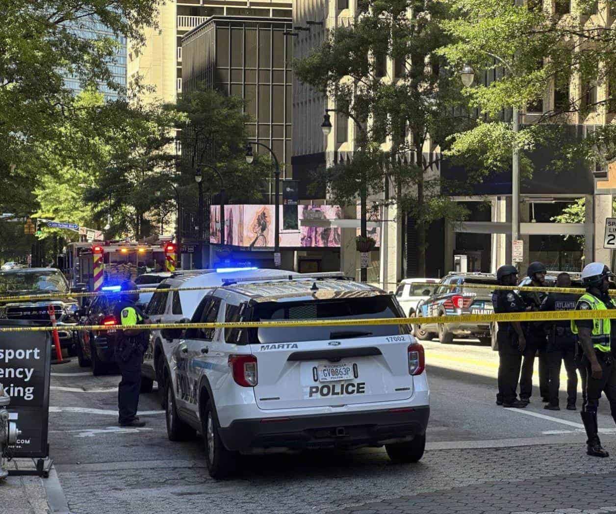 Balea pistolero a tres personas en Atlanta