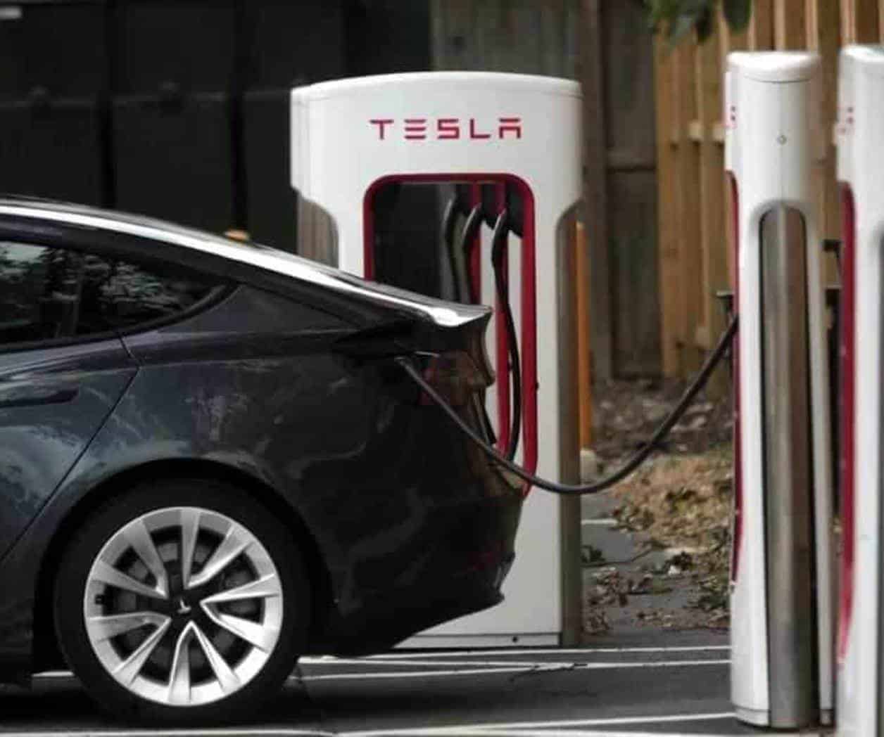 Aplicaría UE a Tesla tasa arancelaria especial en China