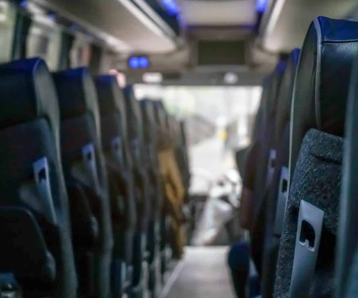 EU emite alerta de seguridad por secuestro de autobuses en Reynosa