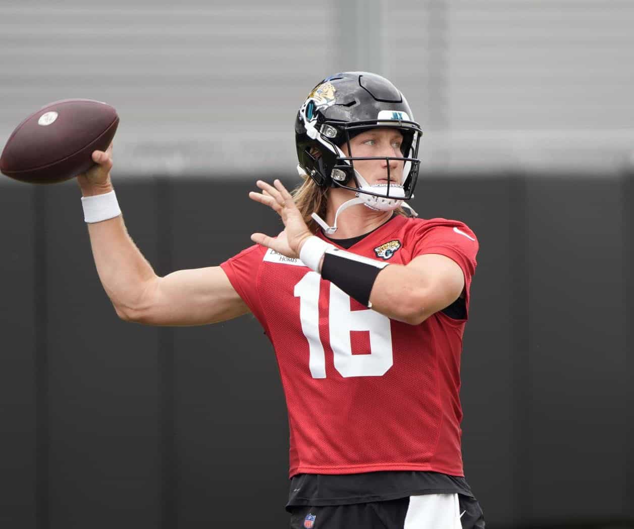 Lawrence llega a acuerdo de 5 años y $275 millones Lawrence llega a acuerdo de 5 años y $275 millones