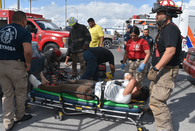 Liberan a conductor prensado en su auto en Reynosa