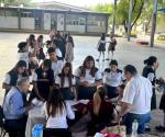 Vacunan a estudiantes en CETIS 71