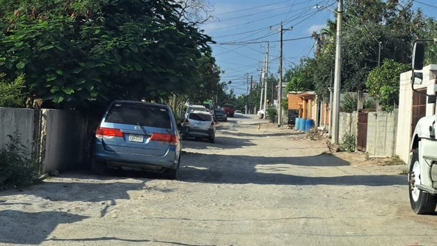 Exigen vecinos pavimentación en Ampliación Lázaro Cárdenas