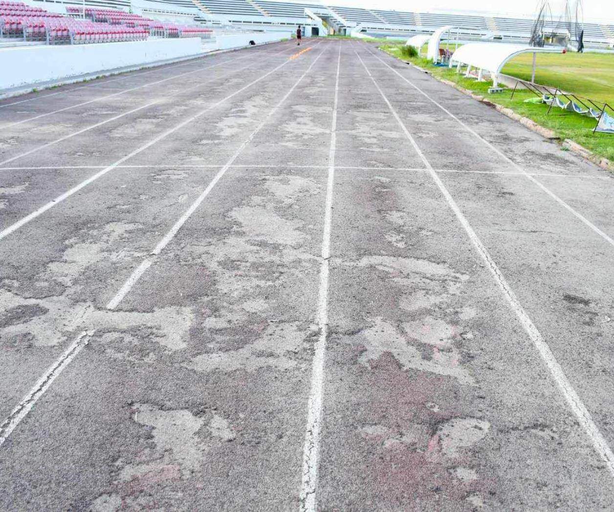 Está hecha ´garras´ pista de atletismo