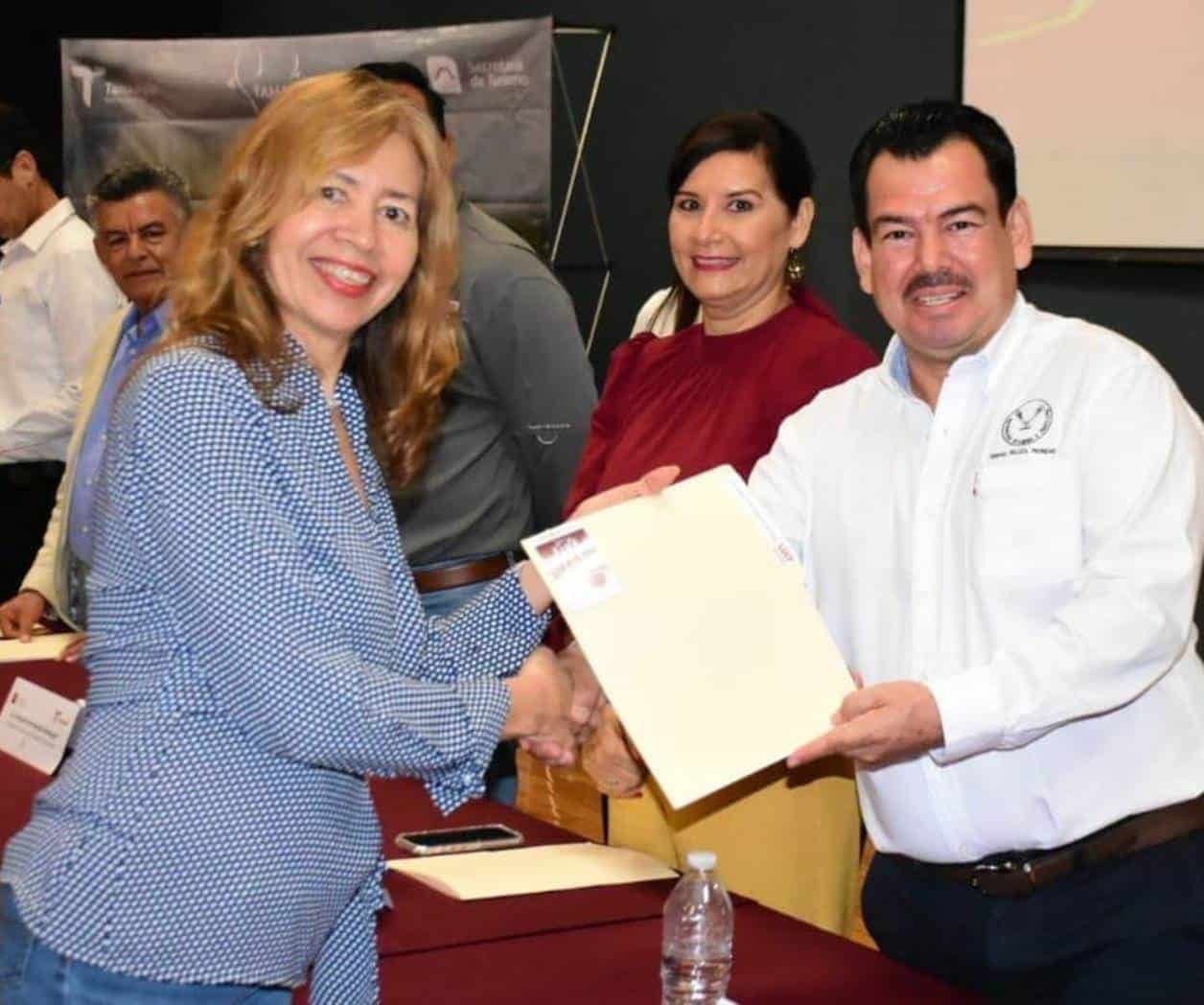 Certifica la UAT a guías turísticos