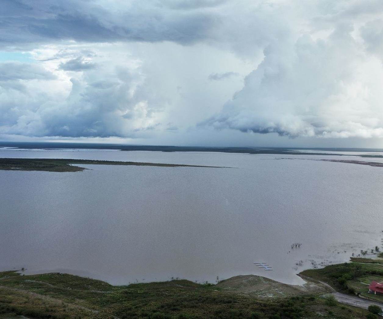 Nos cayó un agua de maravilla, afirman en región de Presa El Cuchillo