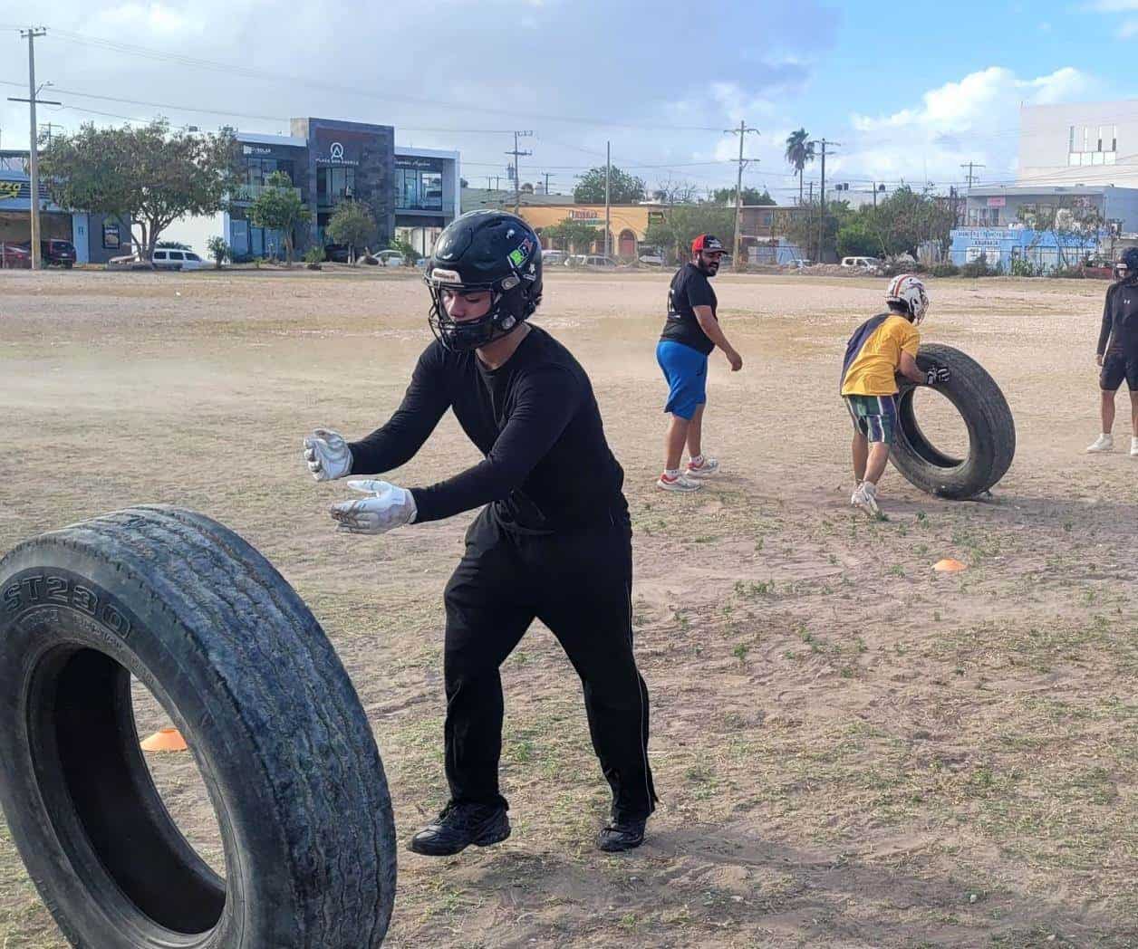 Entrenan los ´Sharks´ para el campeonato